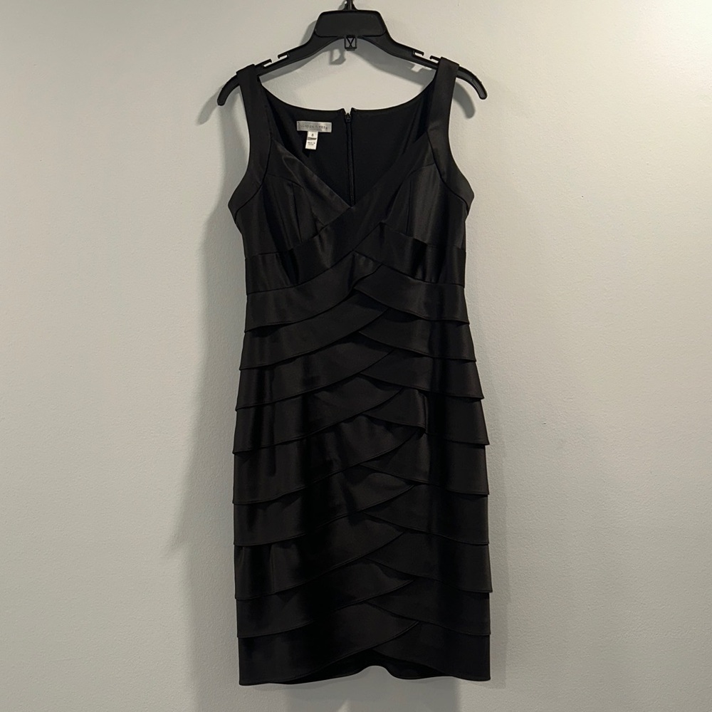 Elegant Black Sleeveless Evening Dress